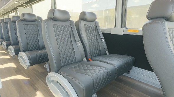 el paso 30 passenger minibus rental